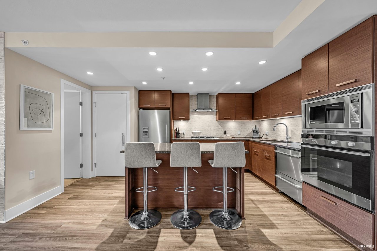 303-210 W 13th St