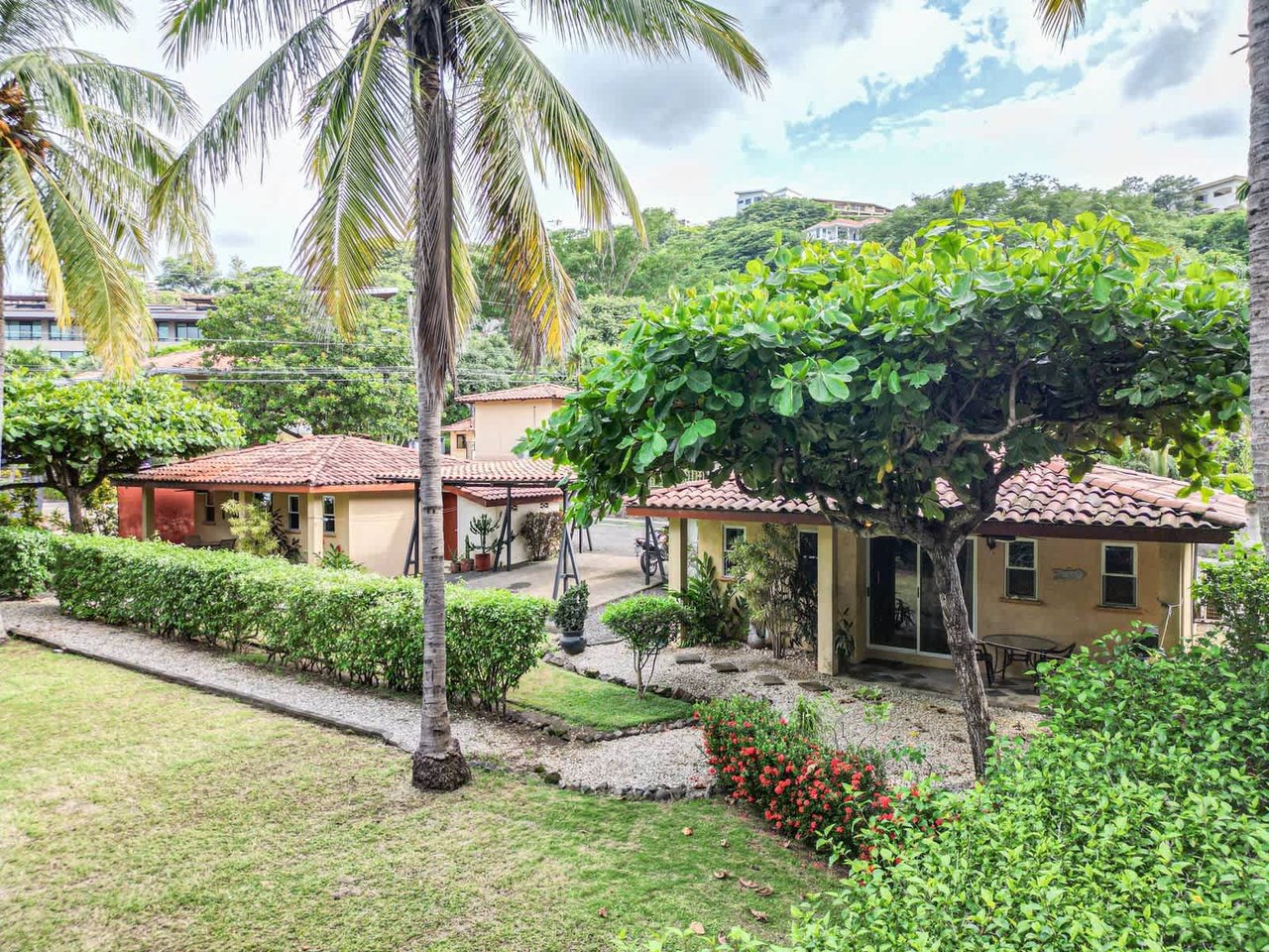 Playa Hermosa Beachside Cozy Cottages