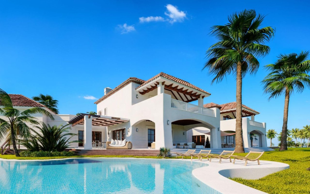 tropical luxury house with pool and palm trees in La Jolla