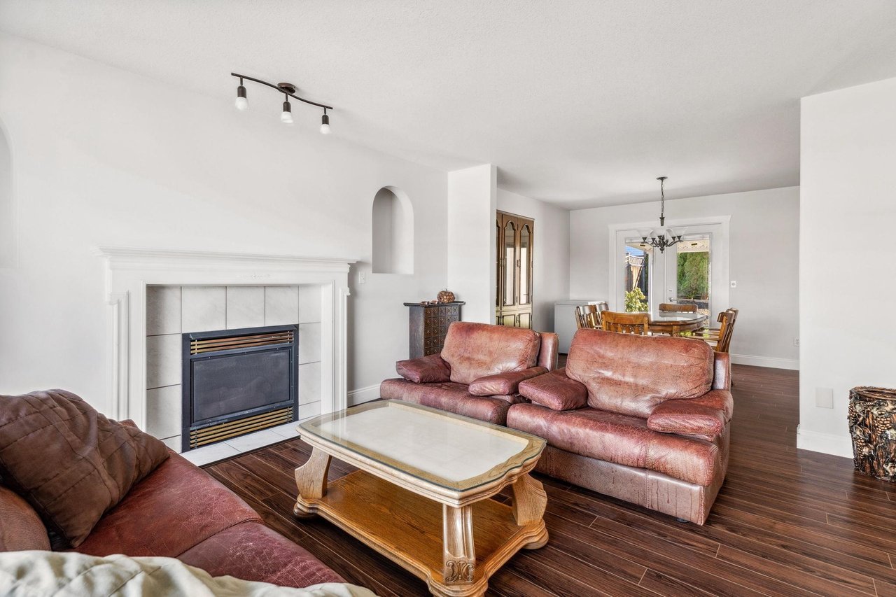 8118 153a St