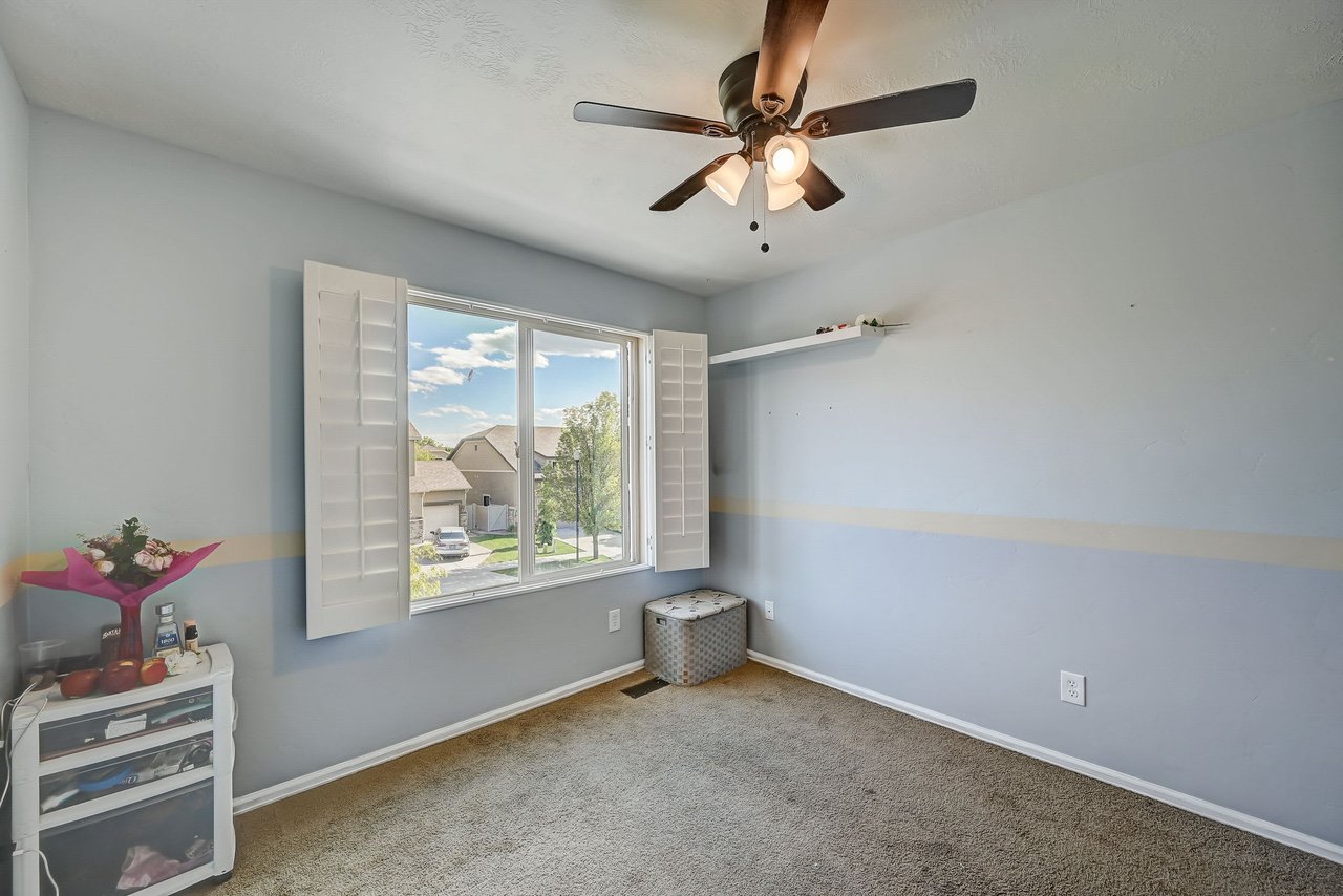 539 E Fireice Rose Ln