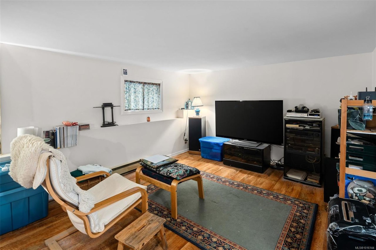 1924 Forrester St, Saanich