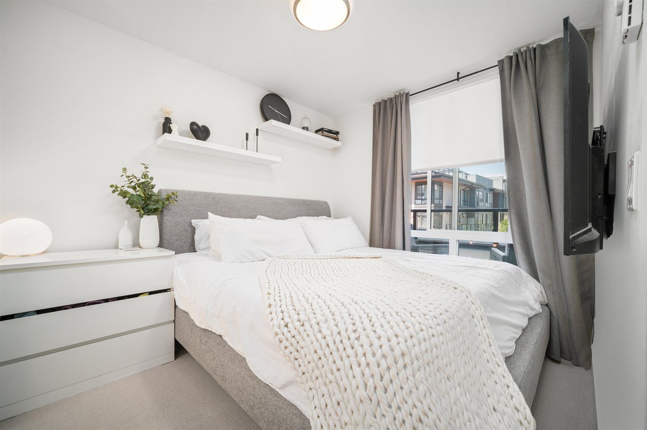 201-707 Como Lake Avenue, Coquitlam