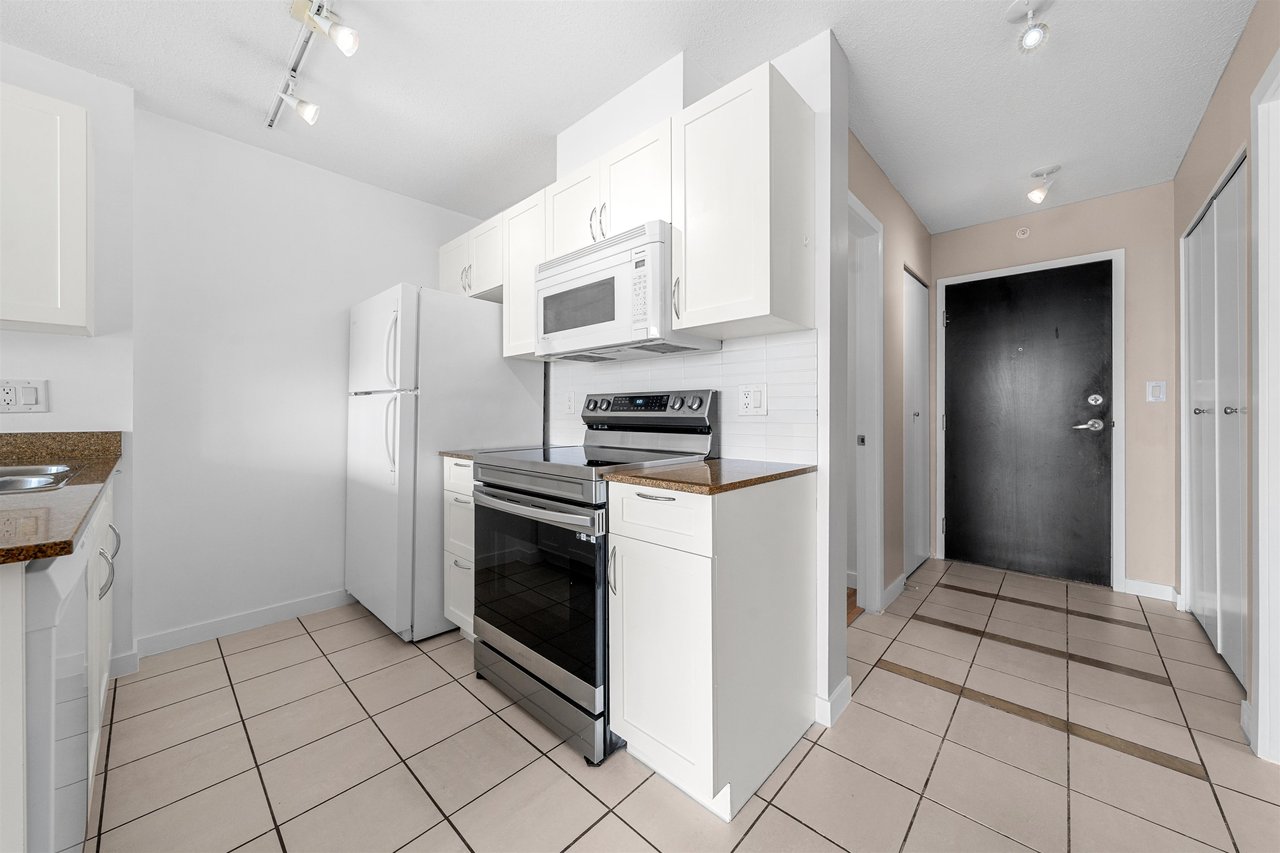 1923-938 Smithe Street, Vancouver