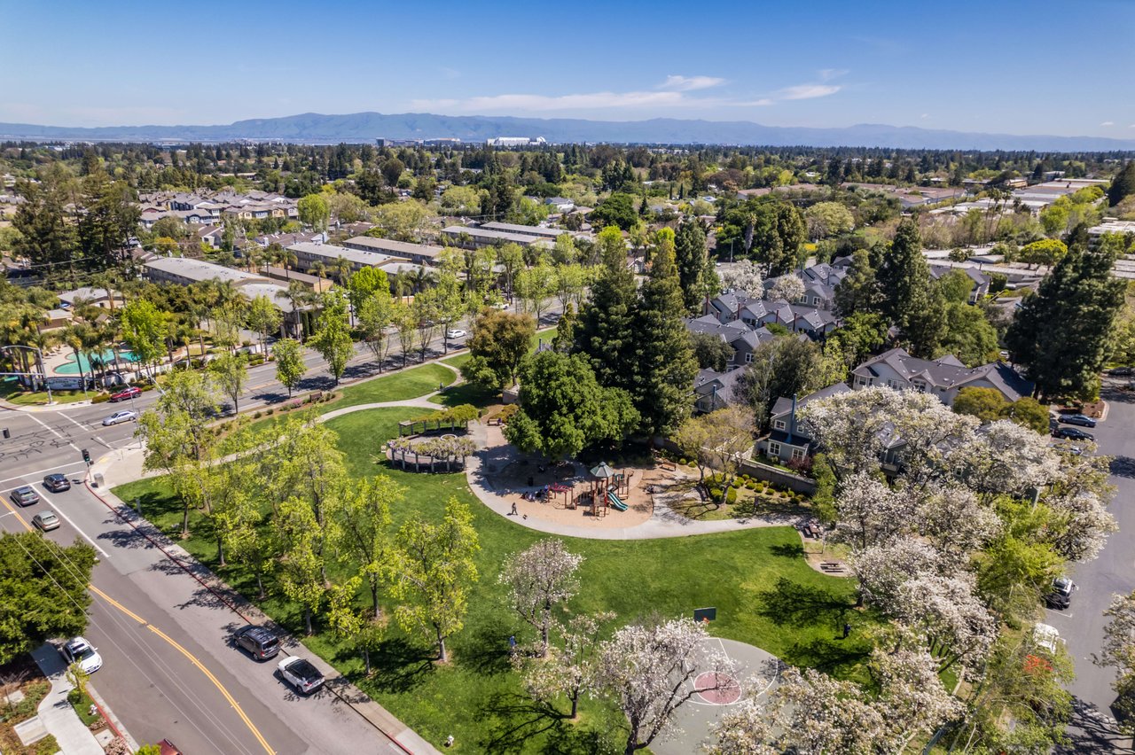 400 Ortega Avenue, 102
