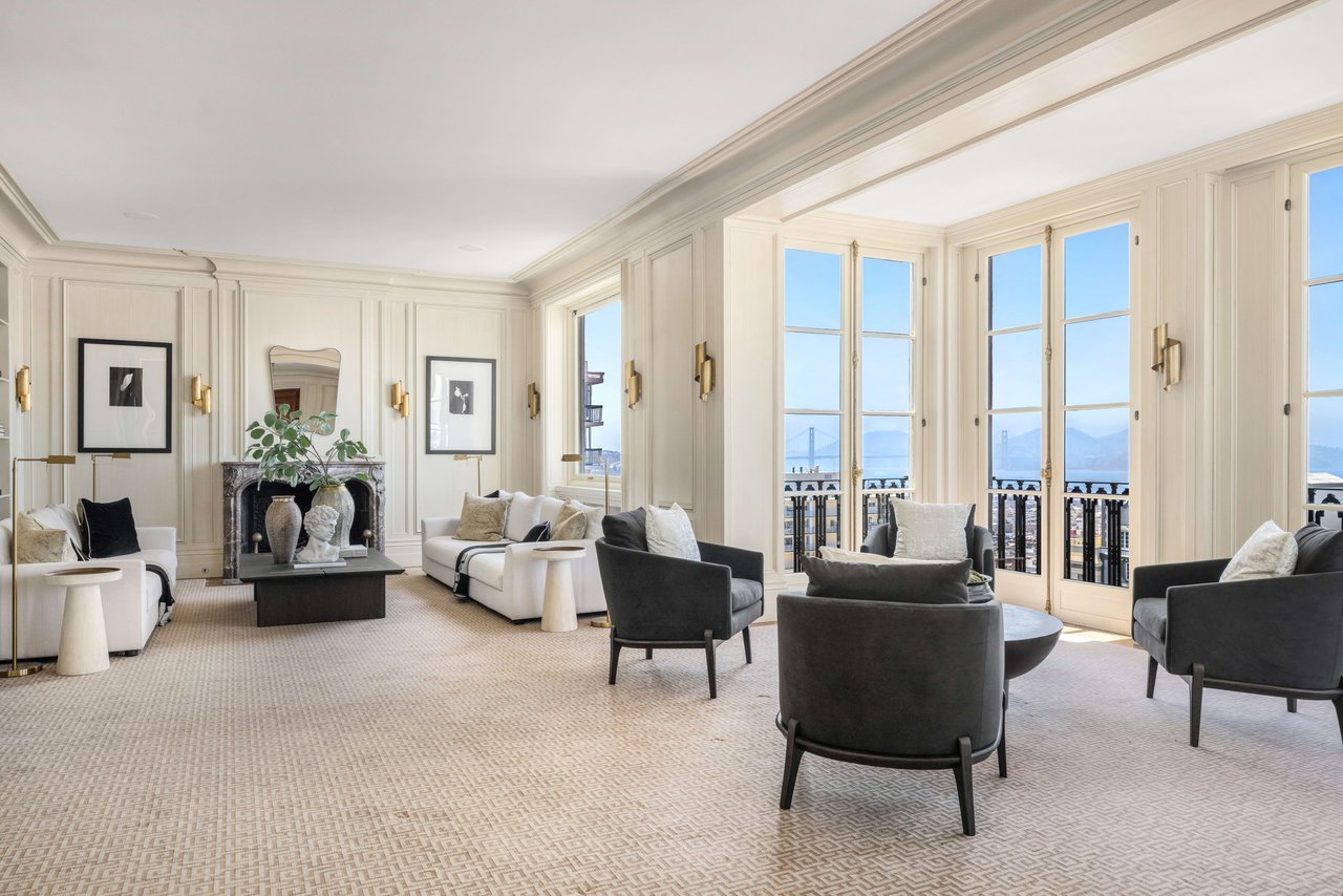 Grand Scale, Pre-War Apartment with North Bay Views