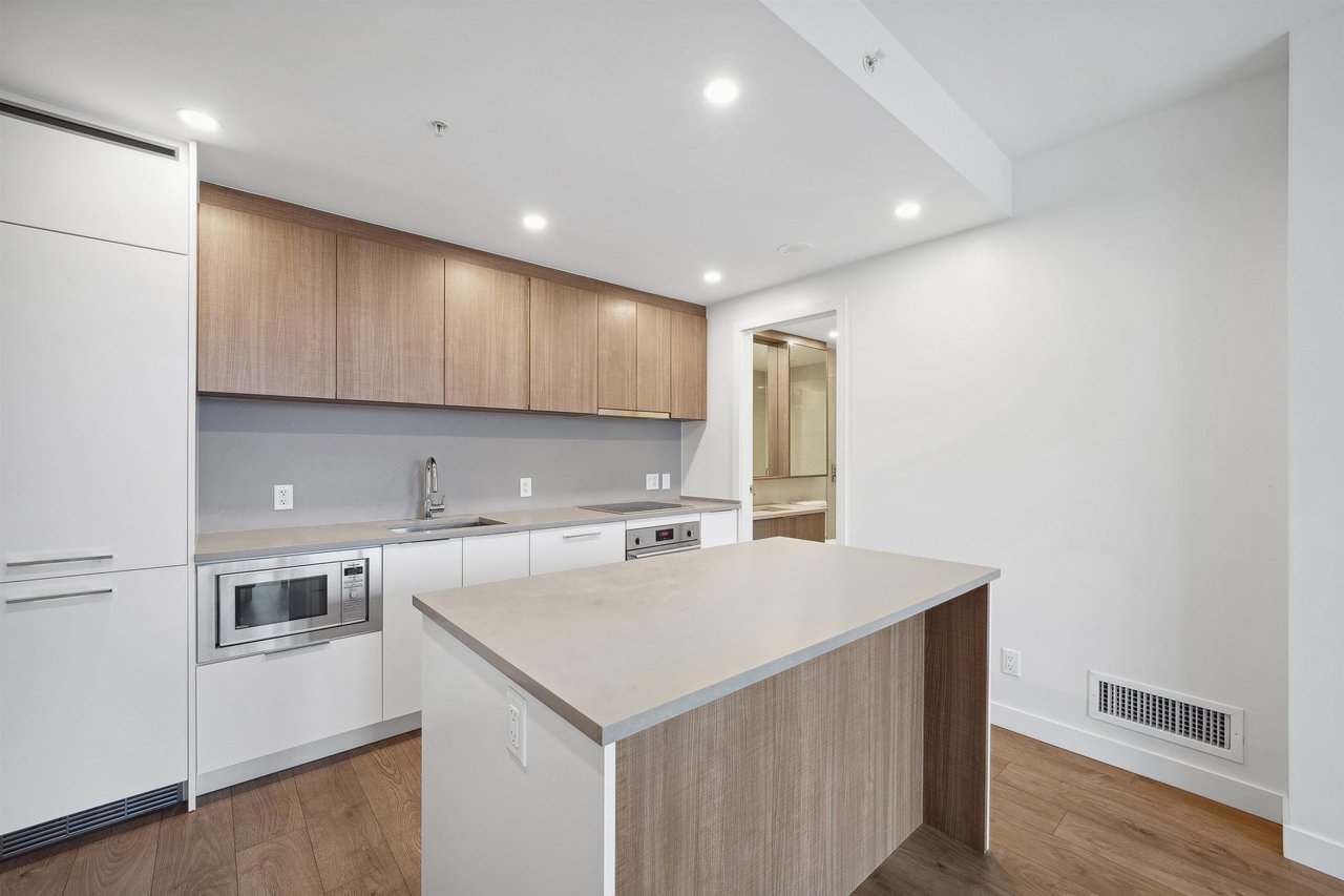 202-13318 104 Ave