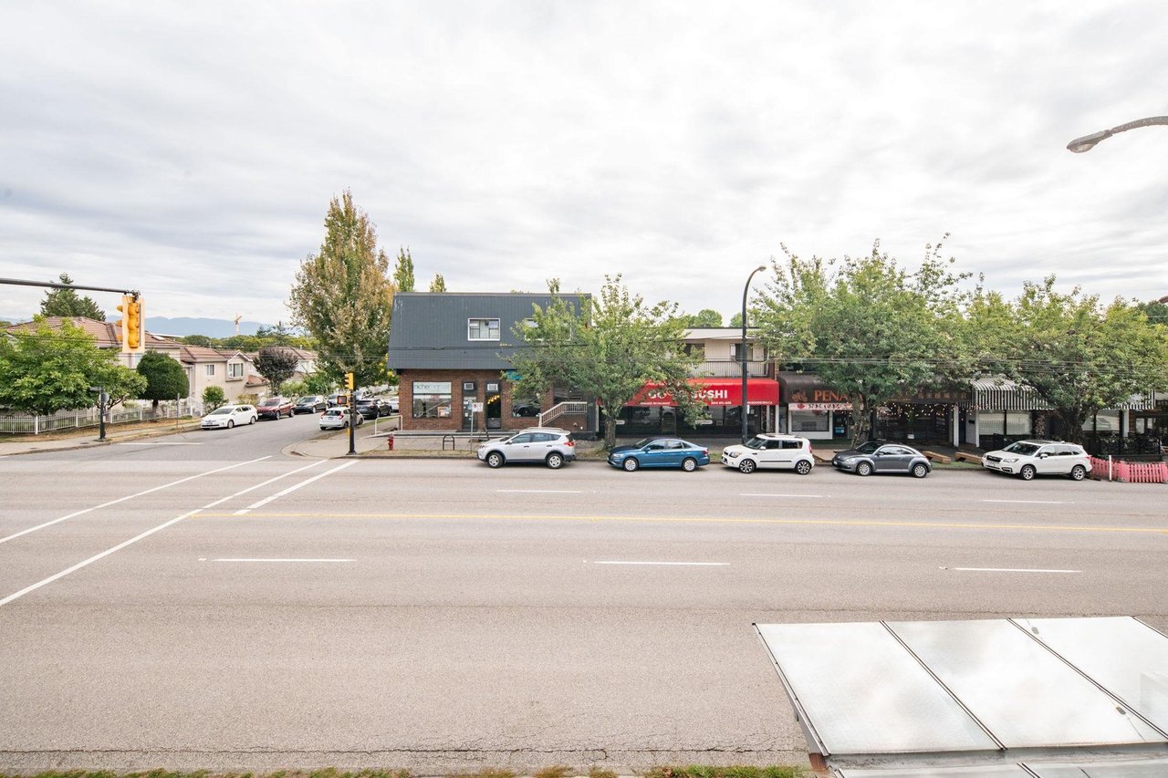 101-3909 Fraser St