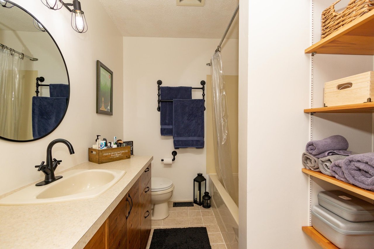 1148 Deep Cove Road, North Vancouver