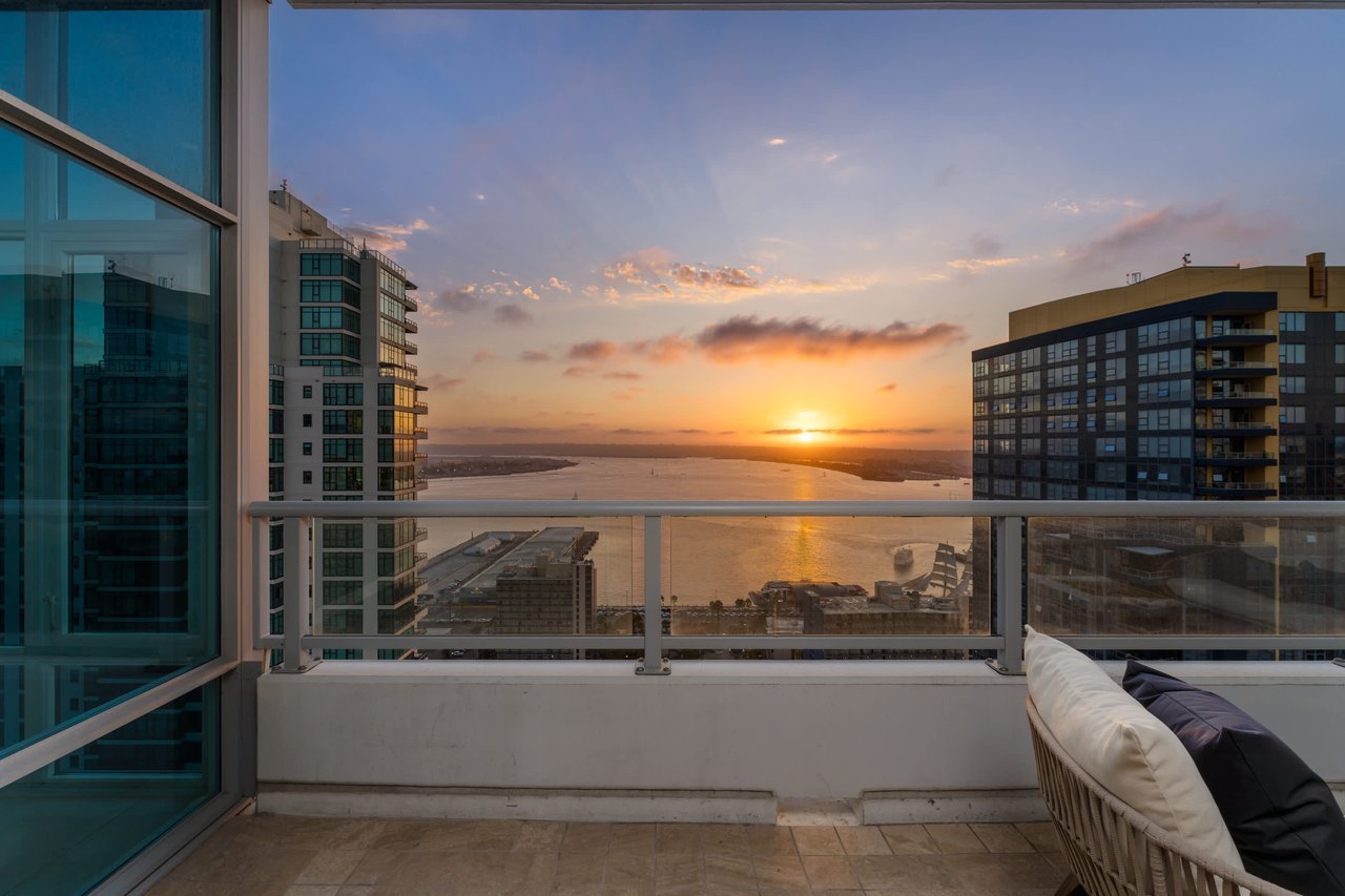 Living Your Best Life - Sapphire Tower Penthouse 3001