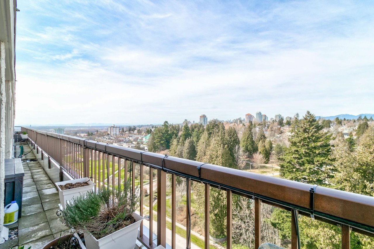 1702-320 Royal Avenue, New Westminster