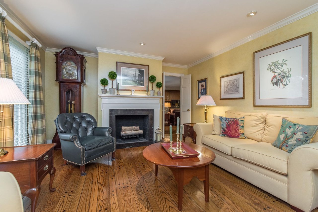 467 Woodlake Way