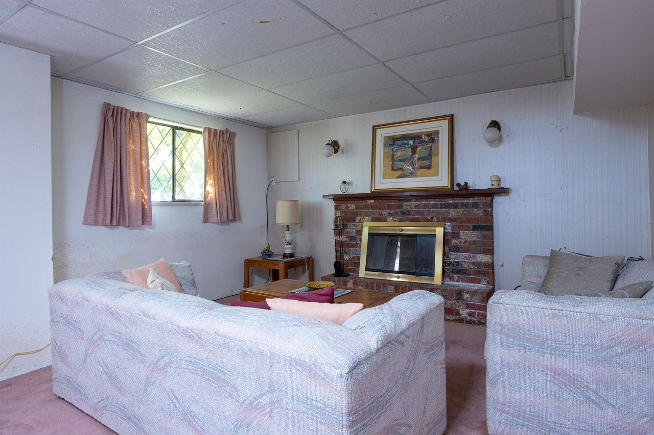 864 Wellington Dr