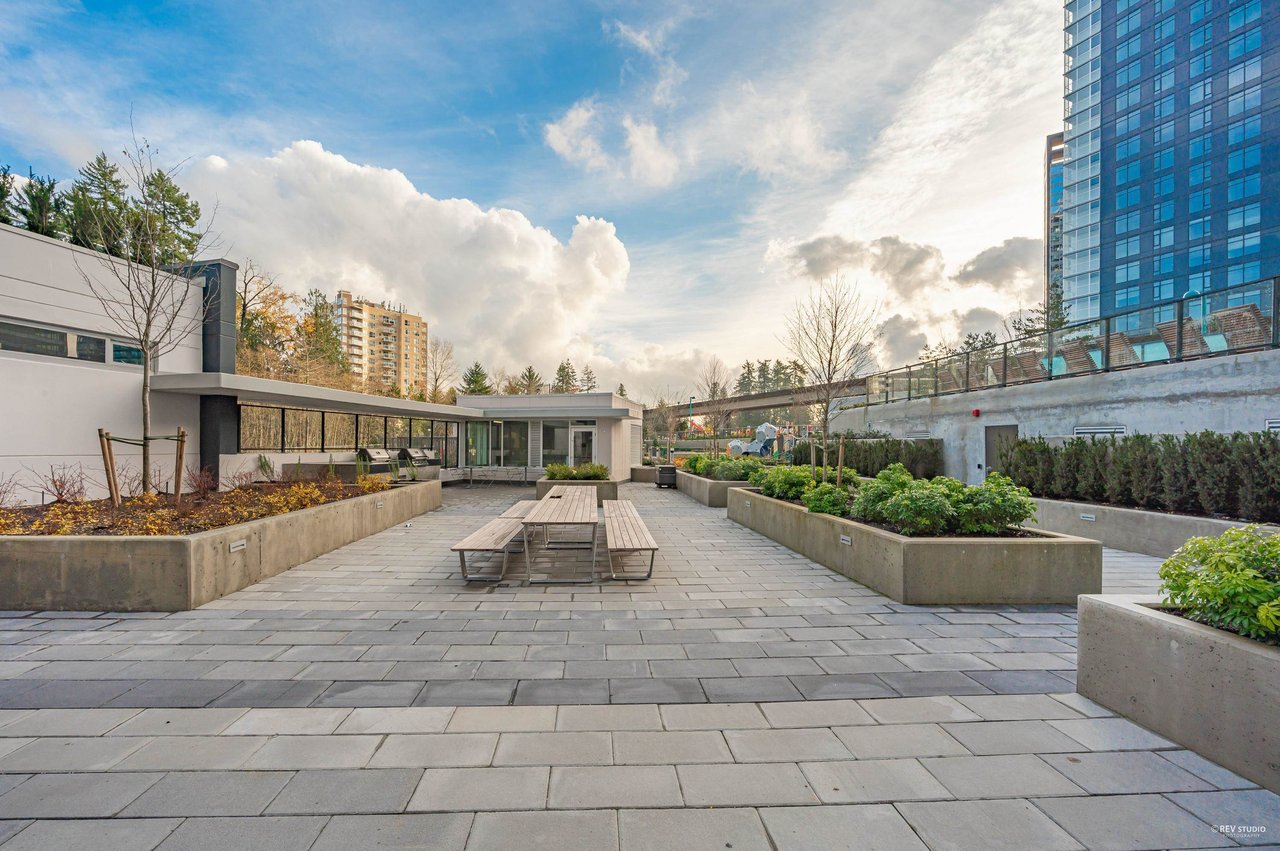 2911-9887 Whalley Blvd