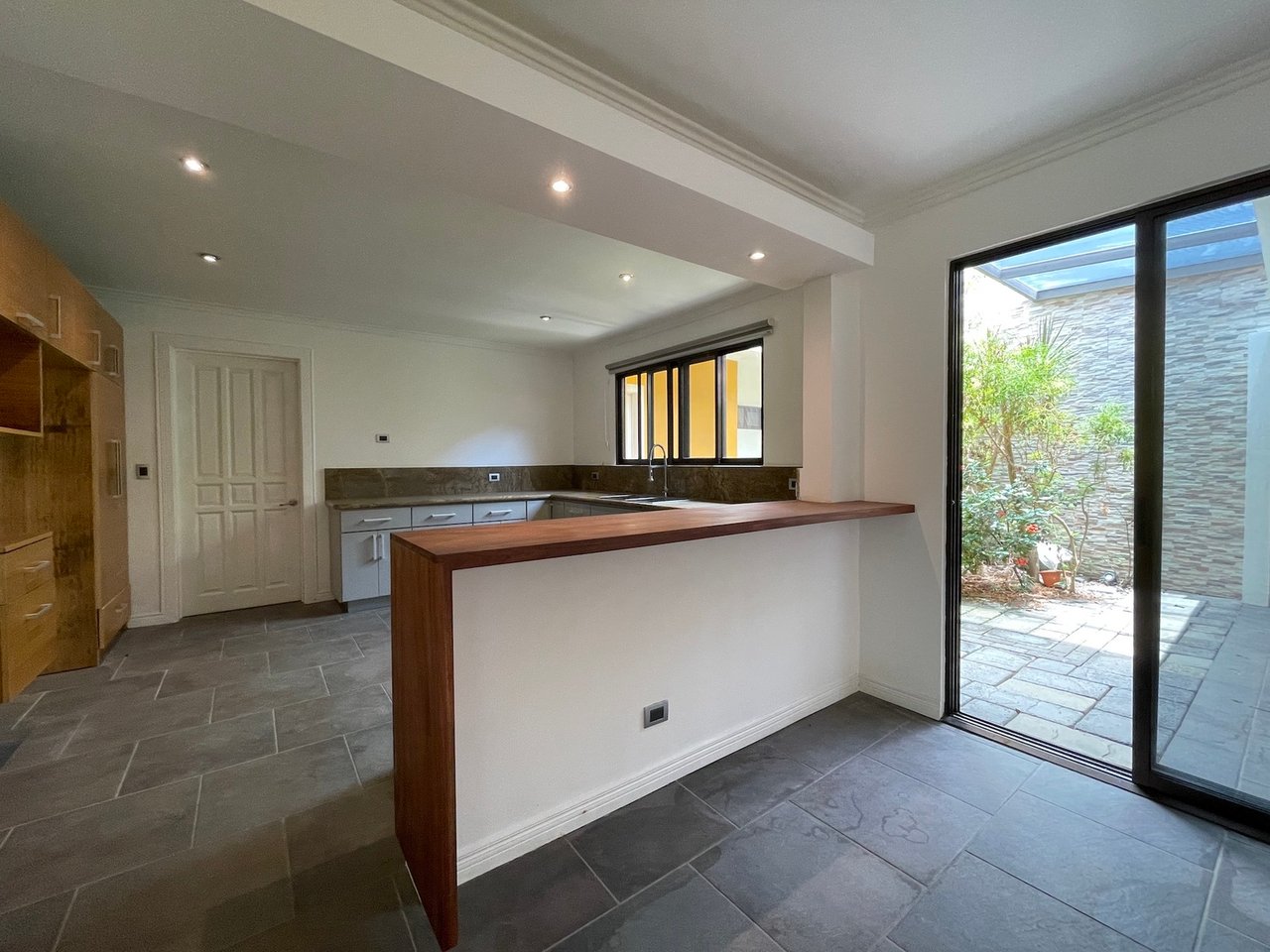Modern Colonial Townhouse, Ciudad Colon, San Jose