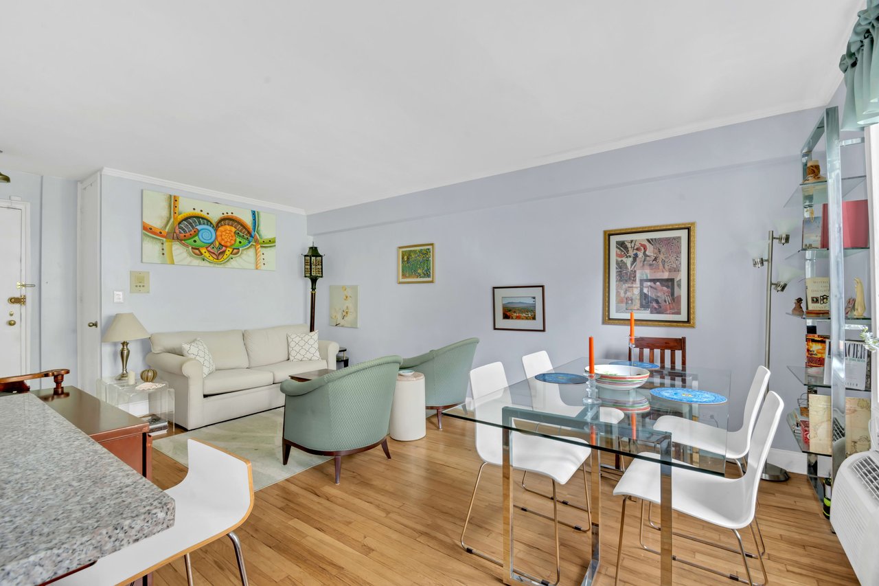 342 E 53rd St, Unit 4B