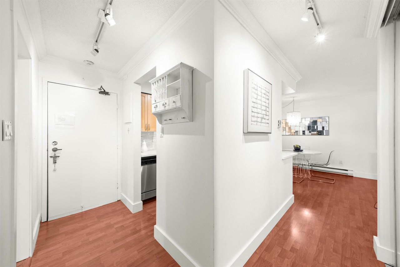 101-1827 W 3rd Ave
