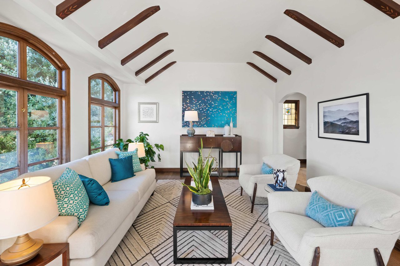 Classic Mediterranean in Forest Hill Extension