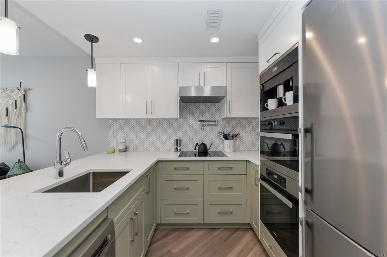 803-930 Yates St, Victoria