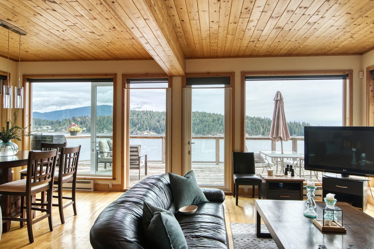 280 Arbutus Reach Rd