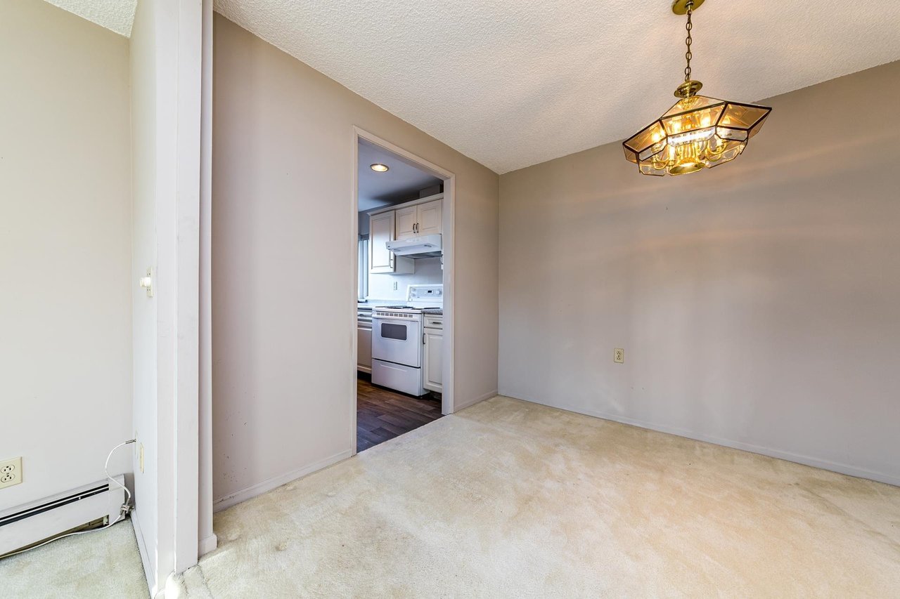 414-2366 Wall St