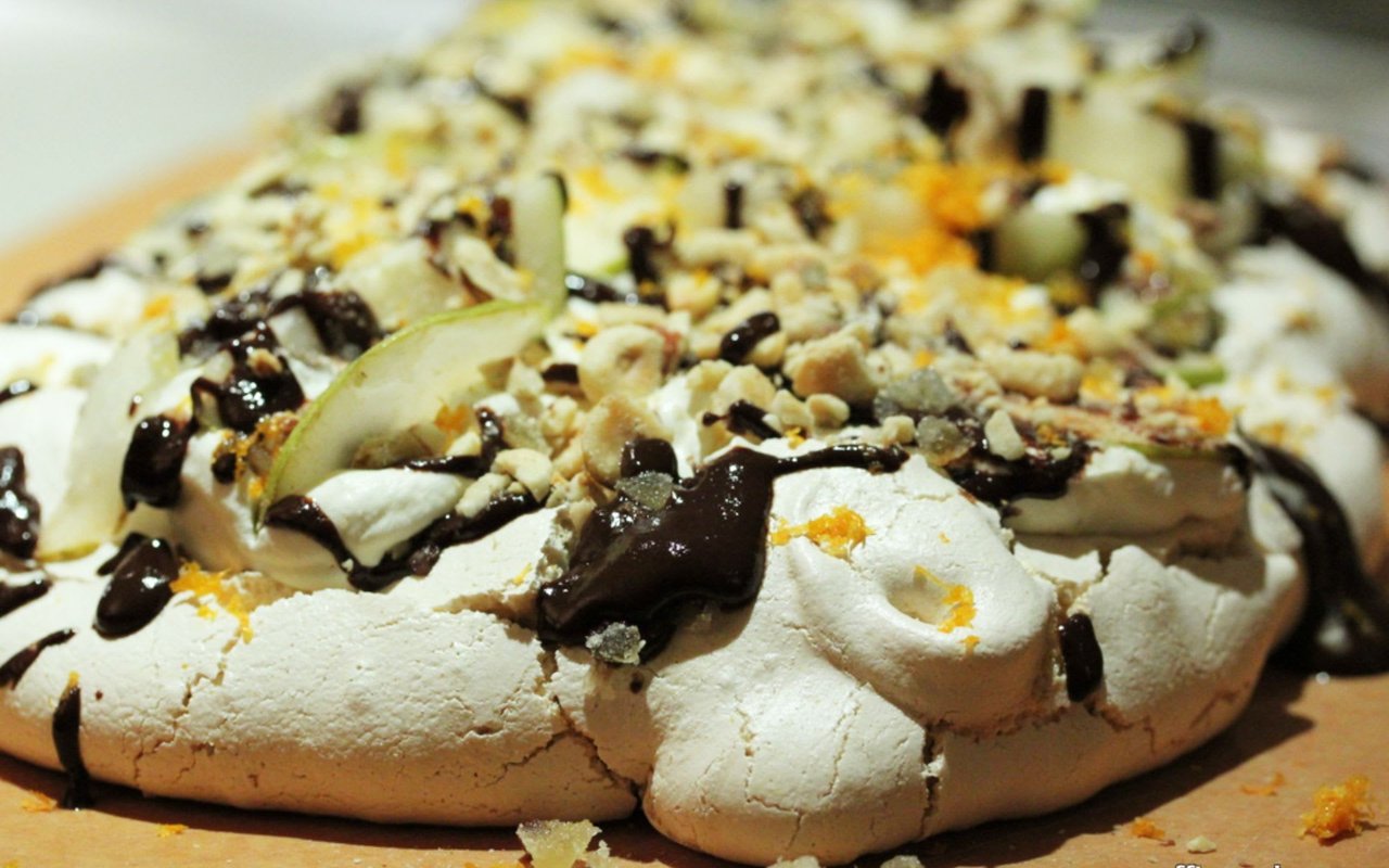 Meringue with Pears, Hazelnuts, Chocolate & Ginger