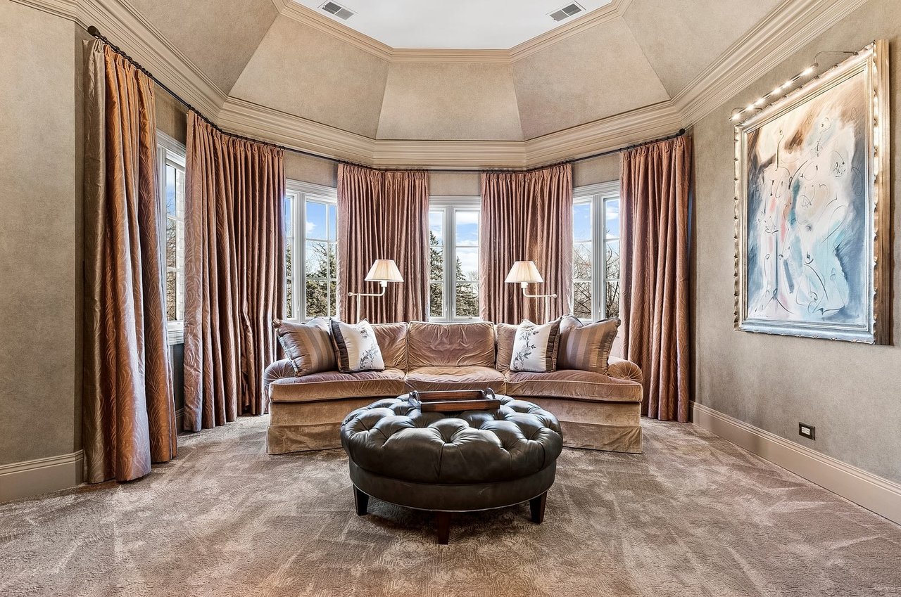 6631 Lee Ct