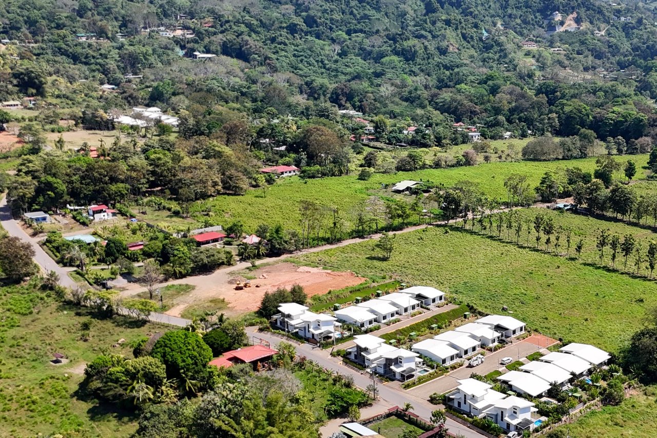 Low-Maintenance 3-Bedroom Villa With Pool & Peaceful Terraza In Villas Vista De La Montaña In Ojochal Costa Rica