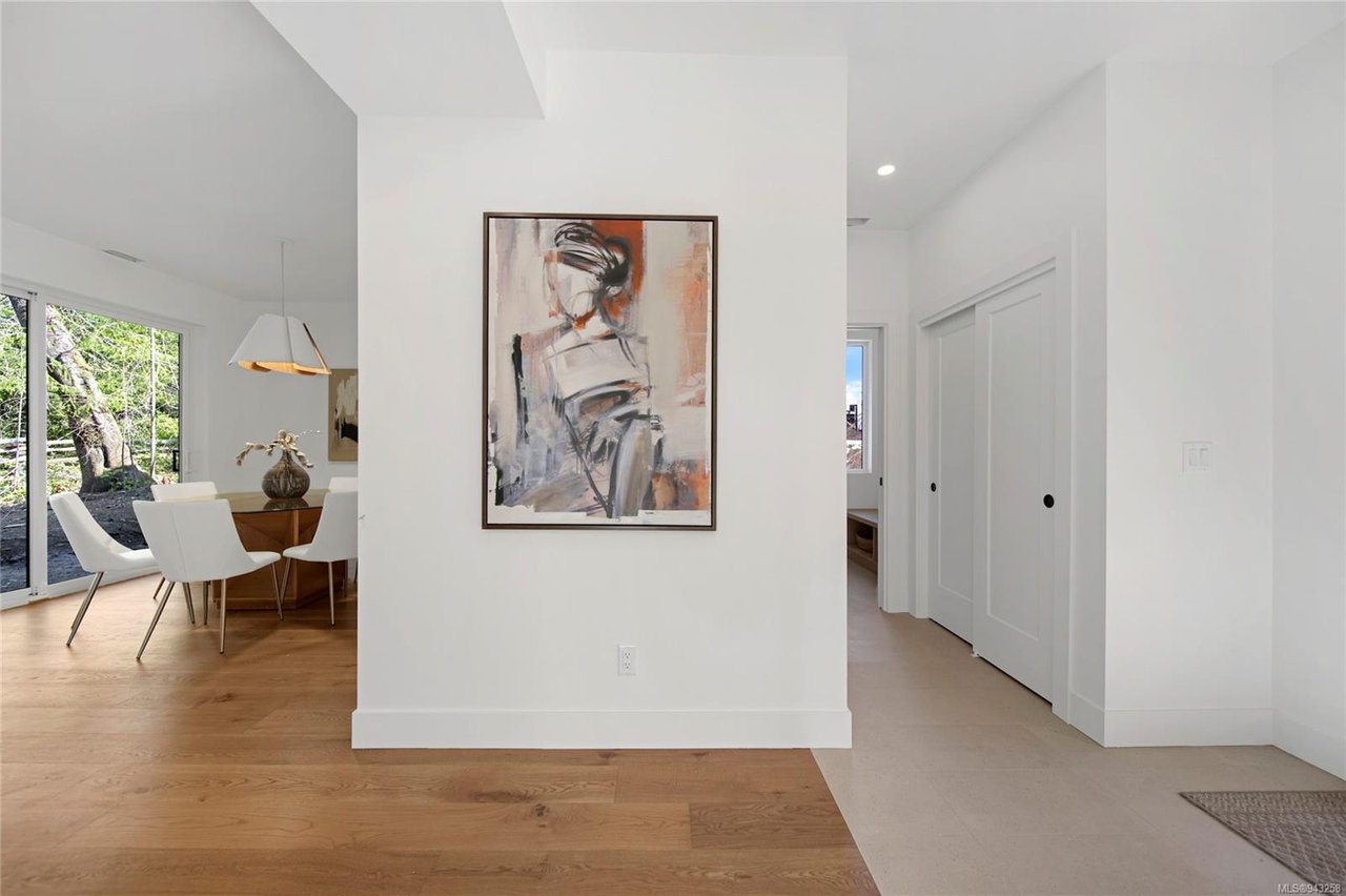 3905 Olympian Wy