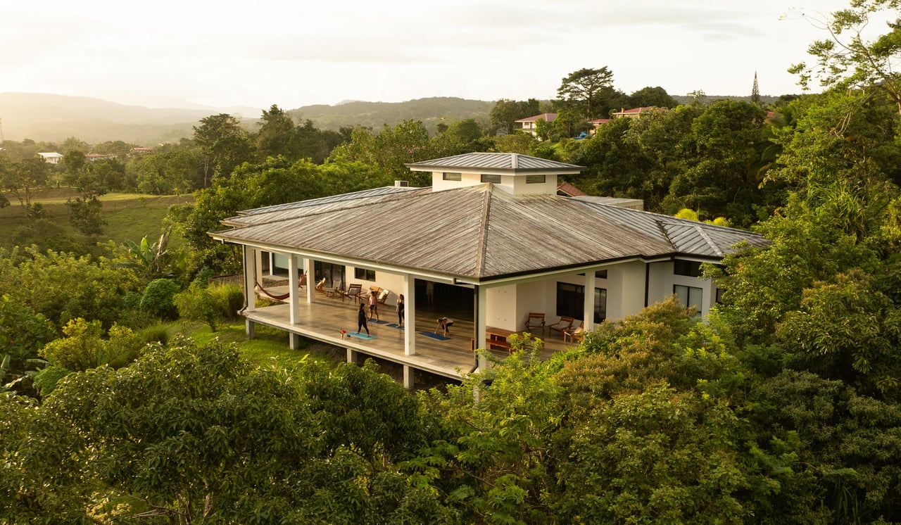 Contemporary Lake View Home, Lake Arenal, Alajuela