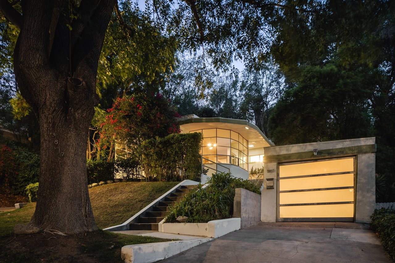 Modified Modern by William Kesling in the Hollywood Hills Resurfaces For Sale