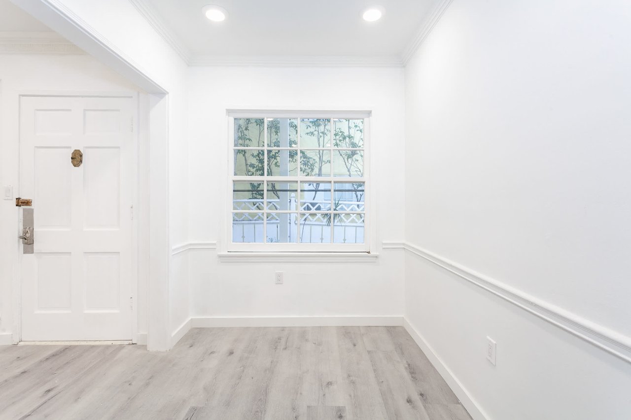 1 Bed + 1 Bath in Beverly Hills