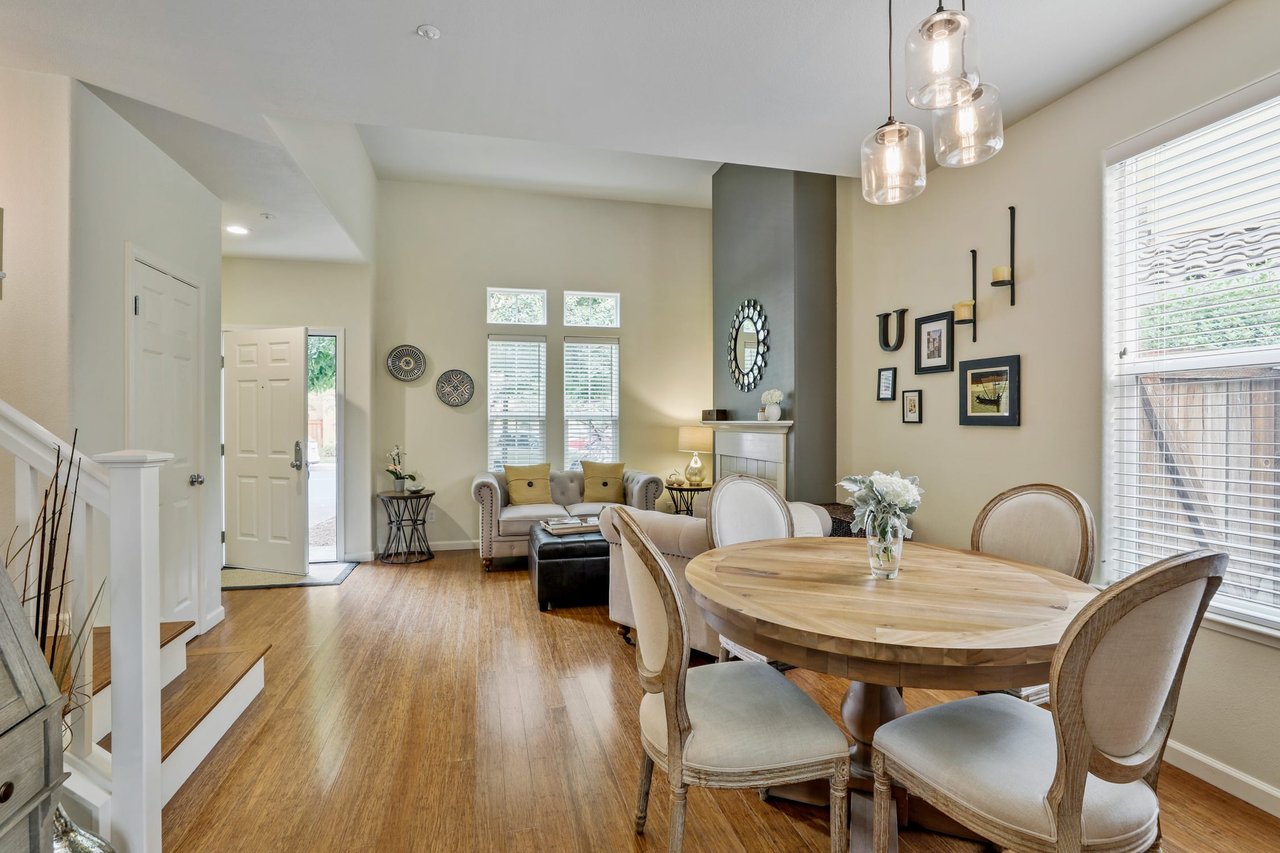 54 Arnold Dr