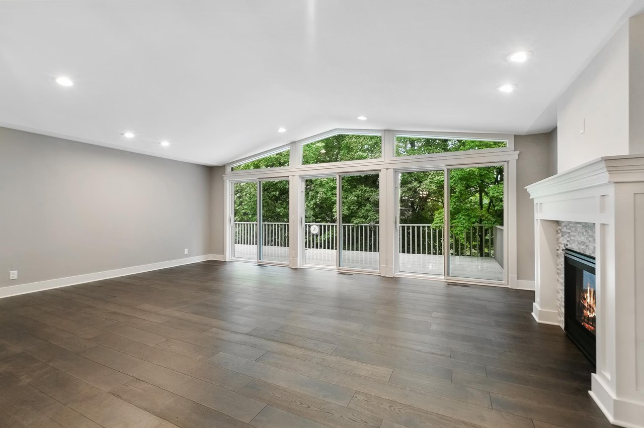 Beautifully Remodeled Bayswater Townhome!
