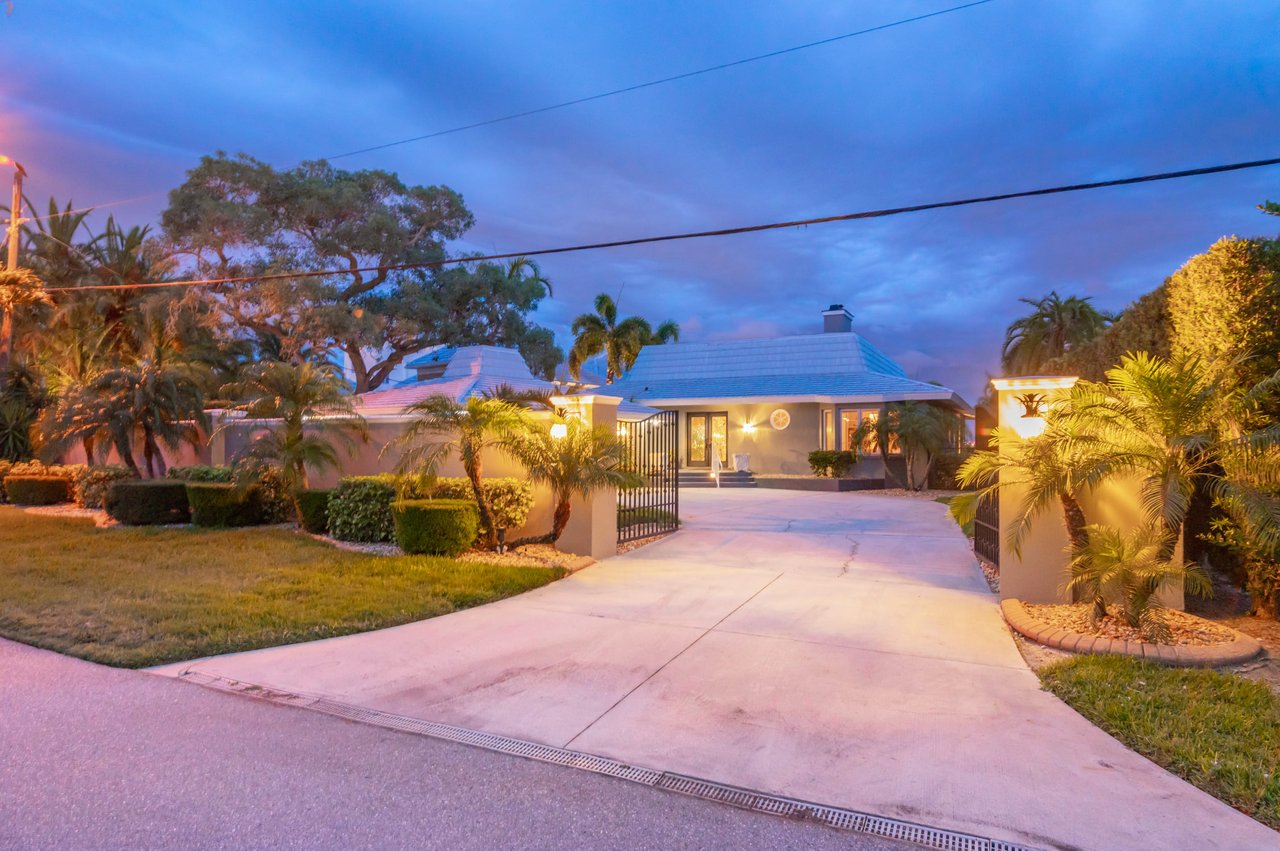 Prestigious Address in Lido Shores