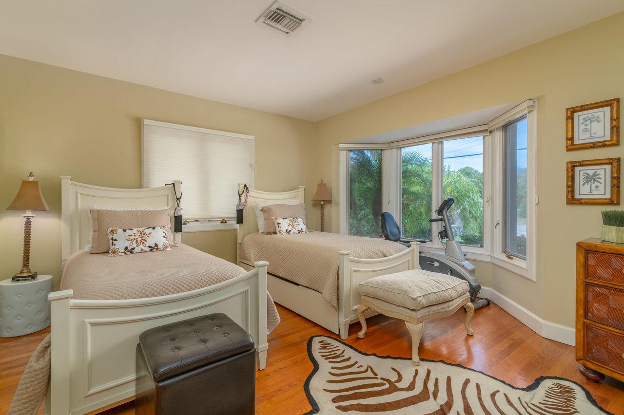 Prestigious Address in Lido Shores