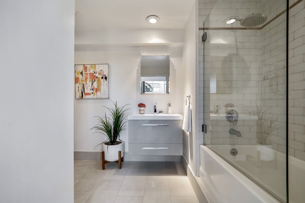 25 Sierra St, #202