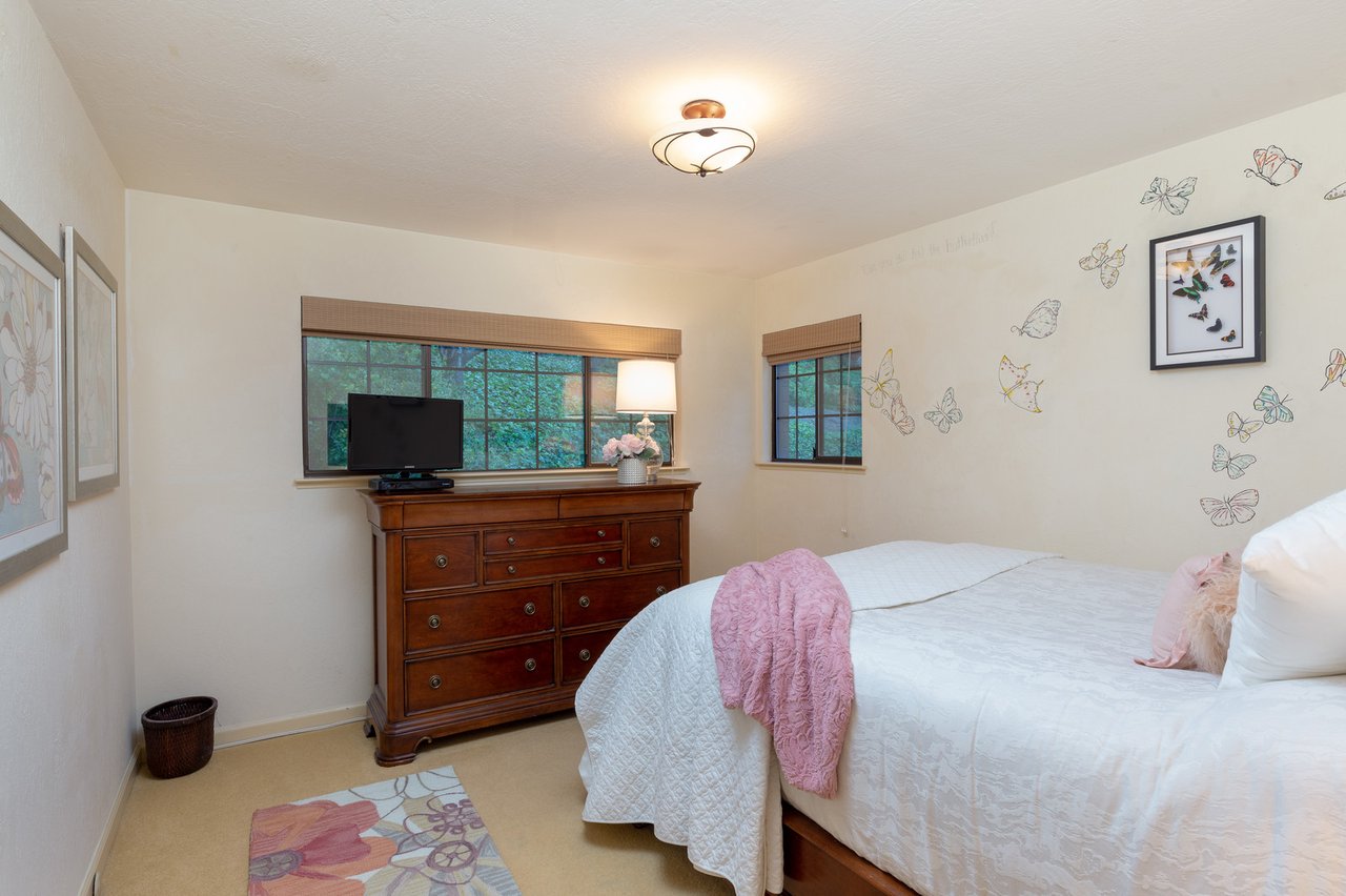 Fabulous single-story home located on the Westside of Alamo
