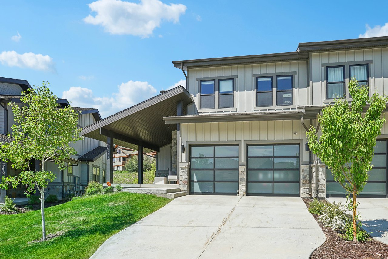 9957 N Meer Circle