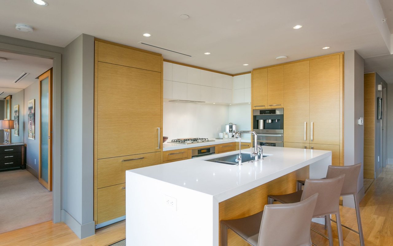 667 Howe St, #3202