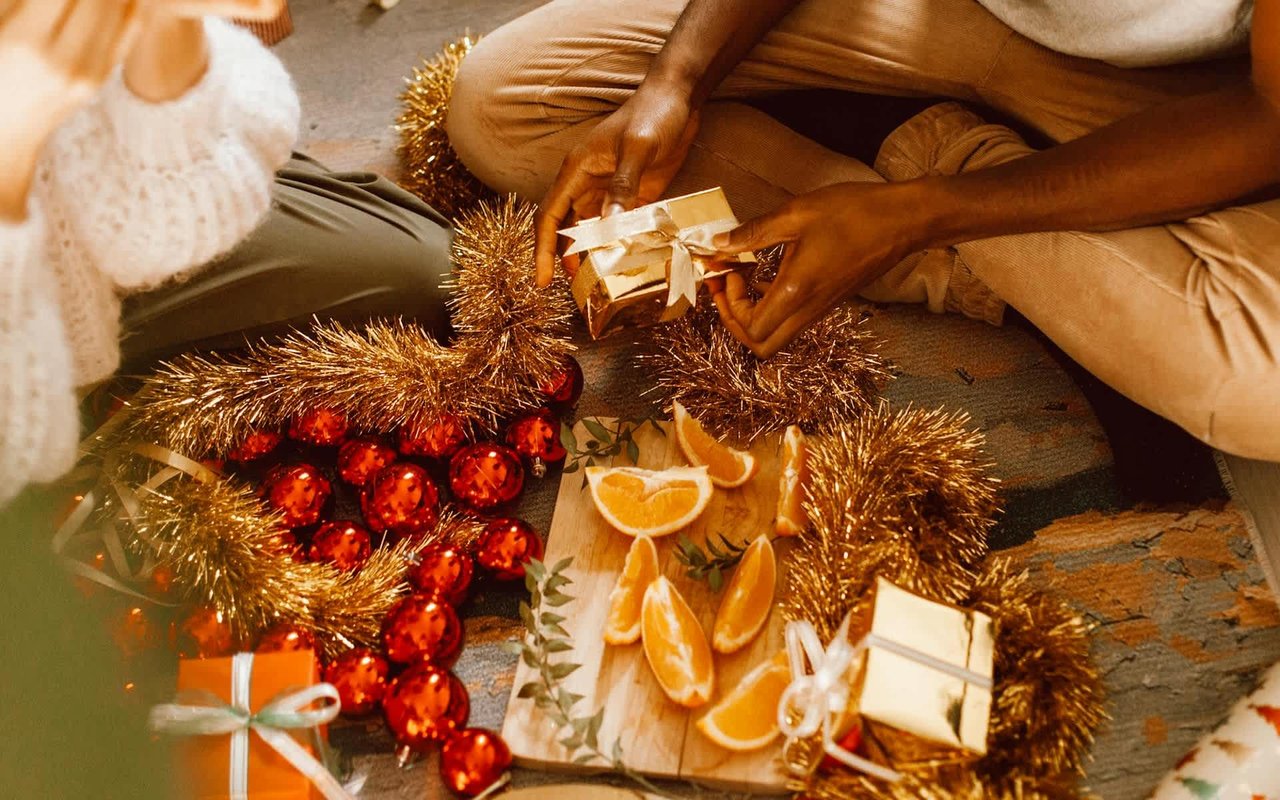 5 Easy But Helpful Tips to Manage Stress This Holiday Season