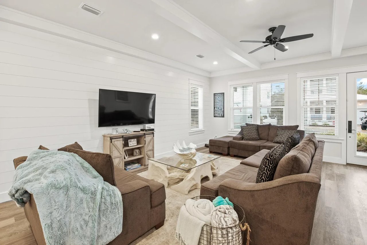 542 Gulfview Circle