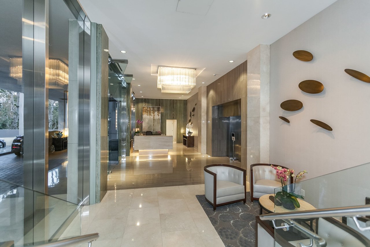 875 Comstock Avenue Unit 15D