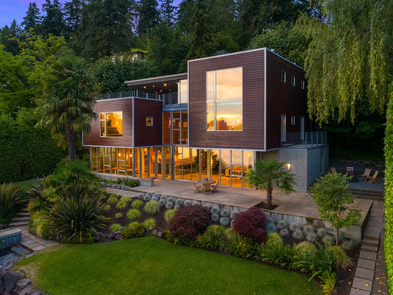 A Prized Residence on Mercer Island