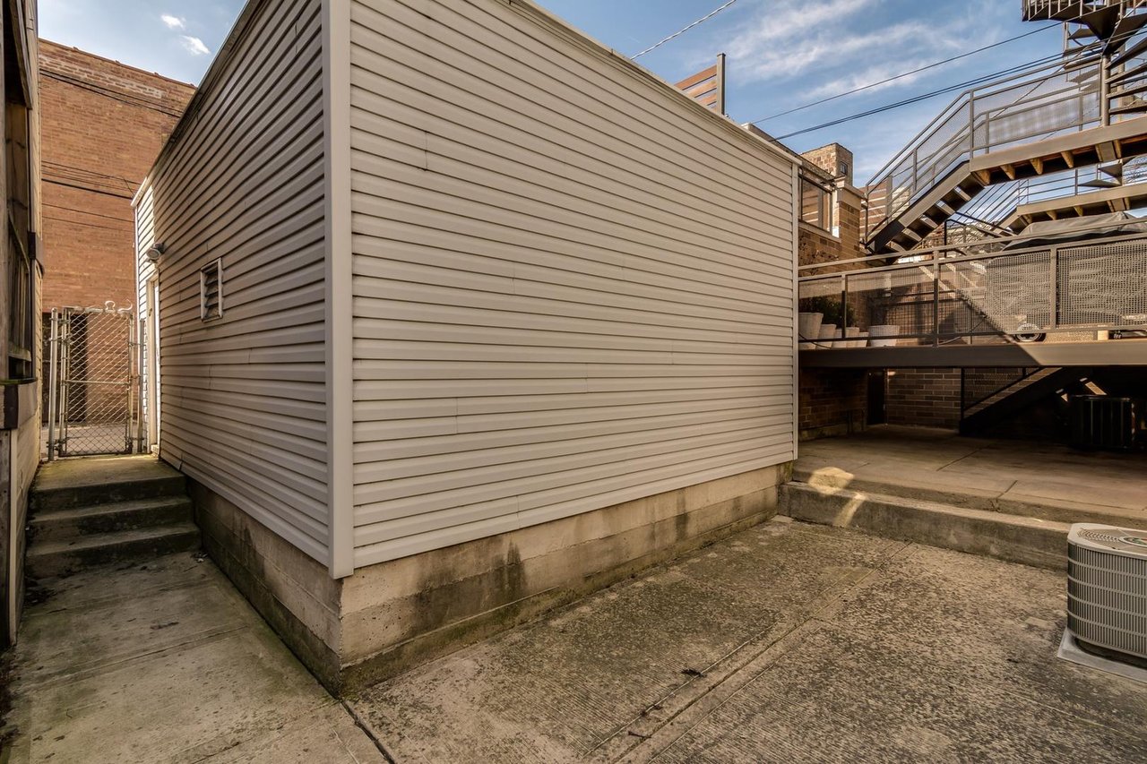 Bucktown Abode: 1736 N. Wilmot 