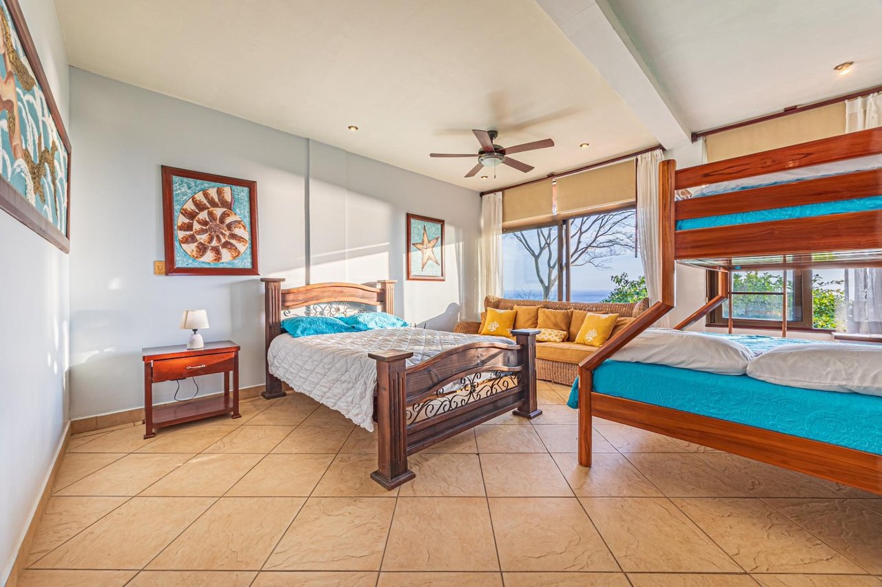 Colonial Oceanfront Rental Estate, Dominical, Puntarenas