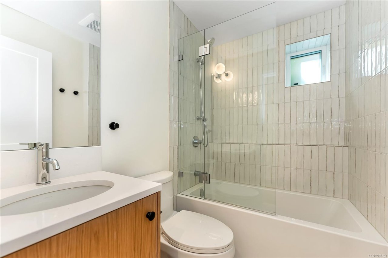 736 Falkland Rd, Oak Bay