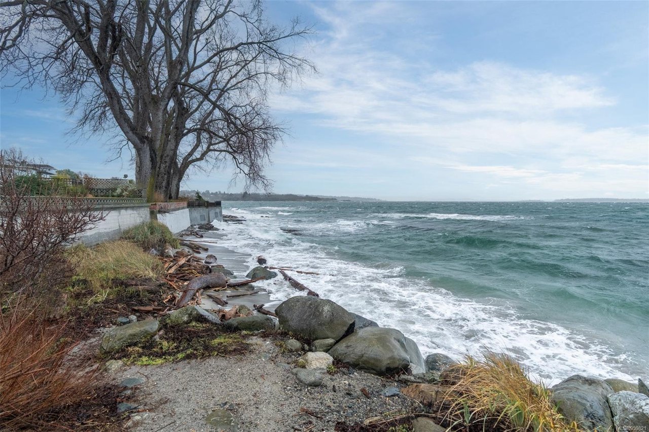 1857 Beach Dr
