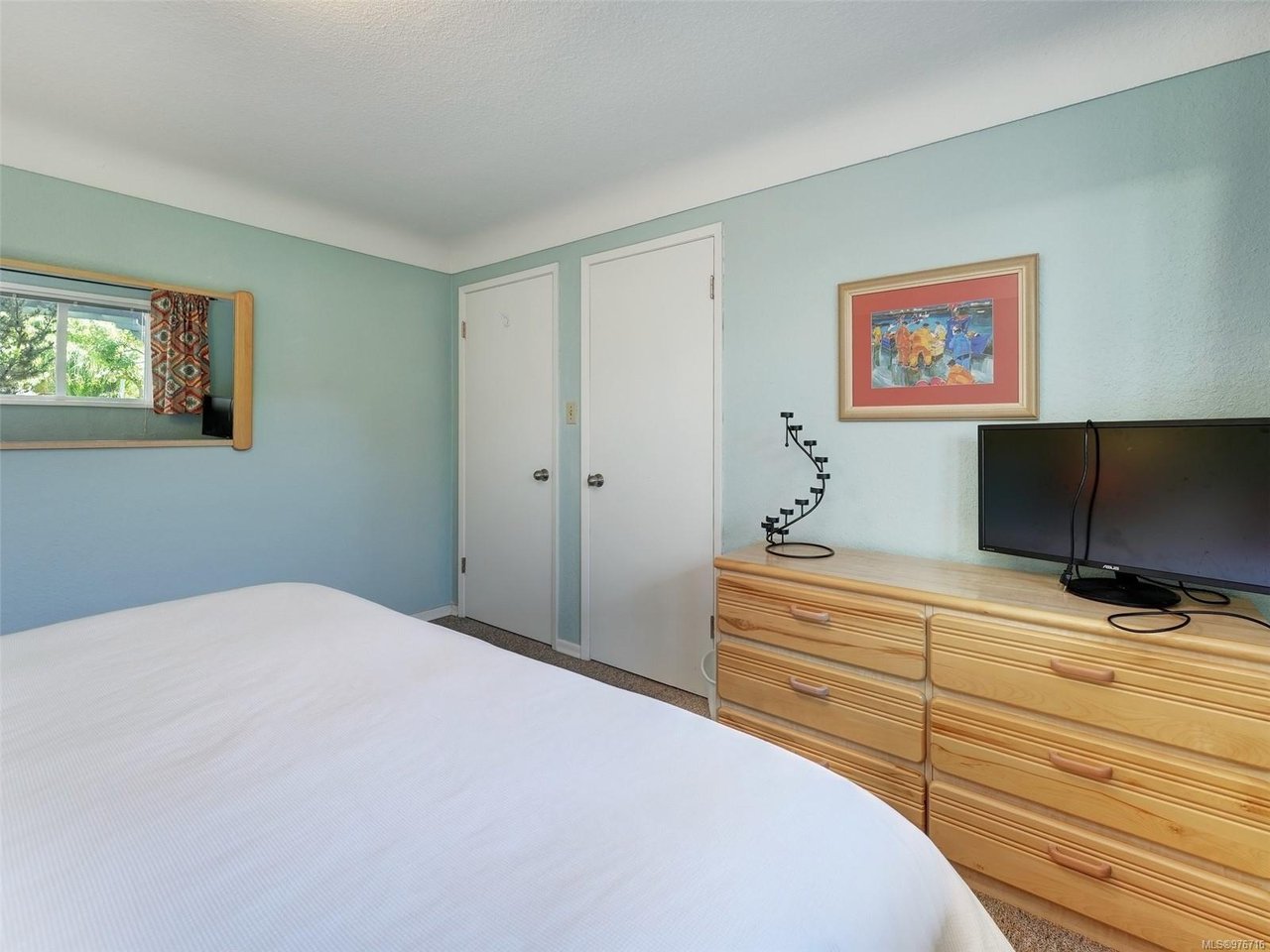 2105 Lorne Terr