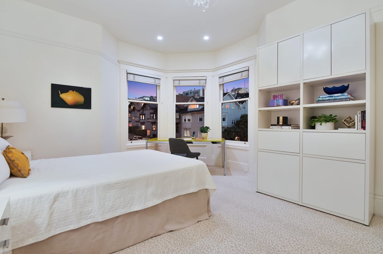 Designer-Renovated 3BD Cow Hollow Condo